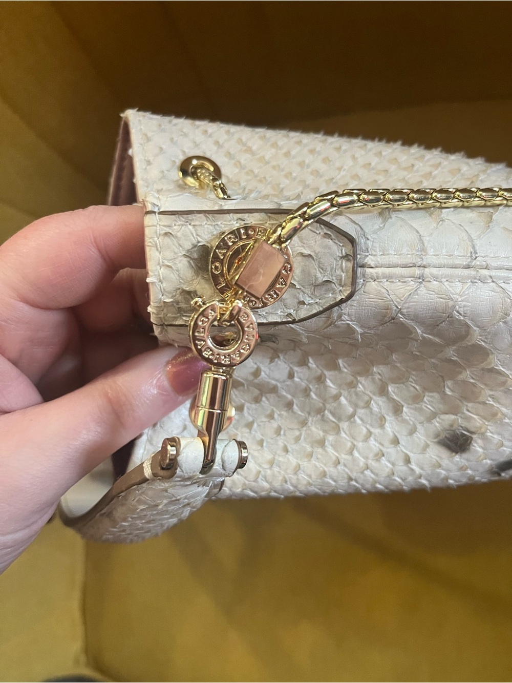 Source Unknown White Python-Embossed Drawstring Crossbody with Black Accent - Picture 3 of 7